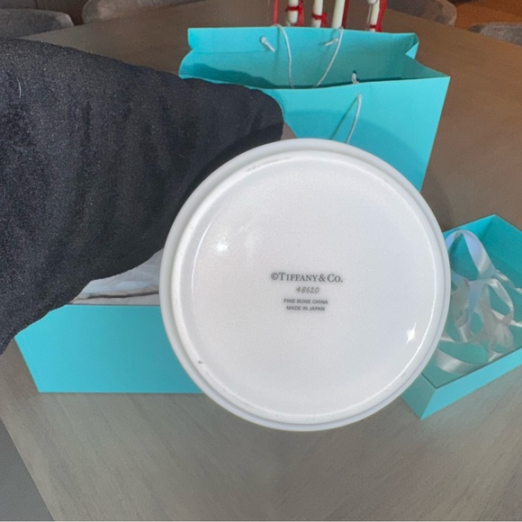 Tiffany & Co. Blue Ceramic Container Planter Large - Picture 8 of 8